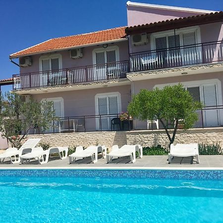 Krkahaus Hotel Lozovac Buitenkant foto
