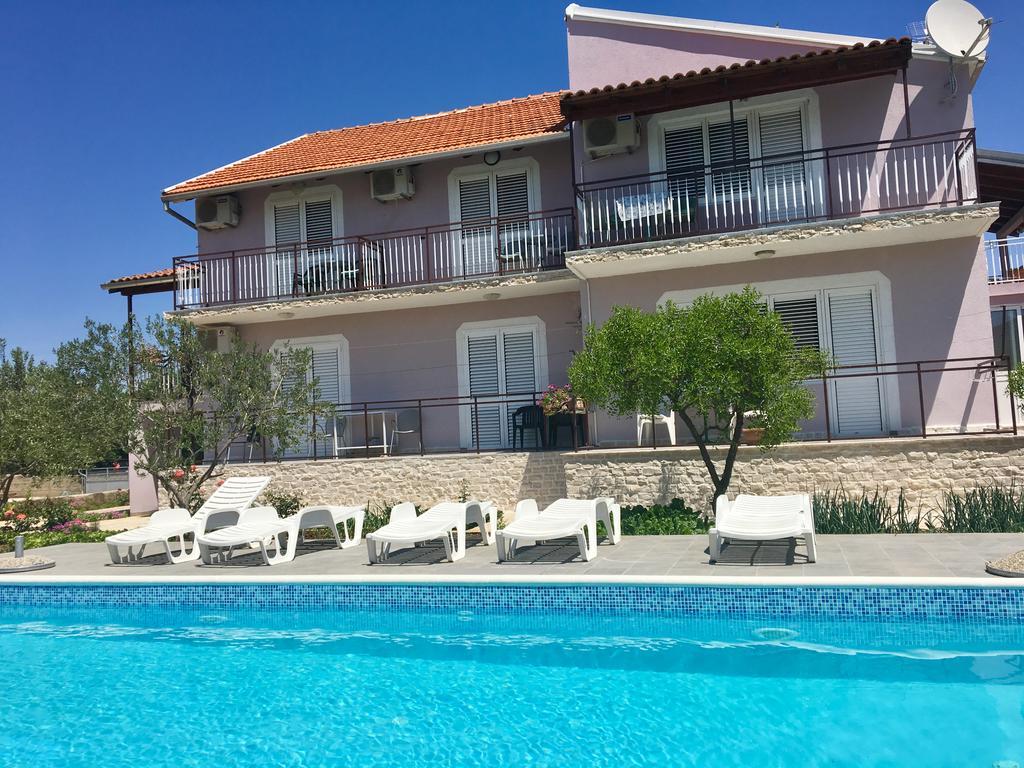 Krkahaus Hotel Lozovac Buitenkant foto