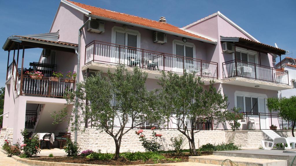 Krkahaus Hotel Lozovac Buitenkant foto