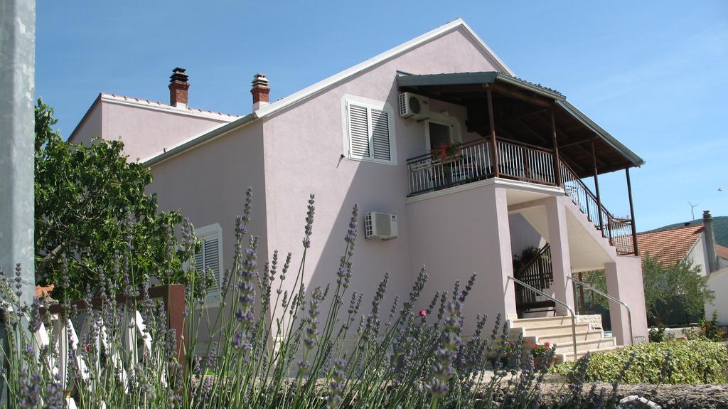 Krkahaus Hotel Lozovac Buitenkant foto