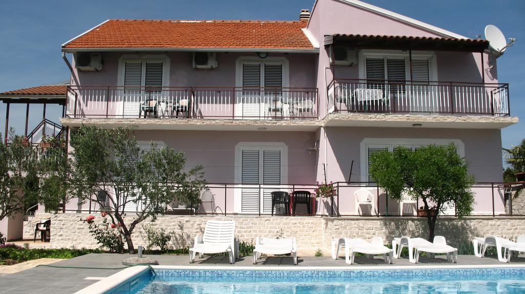 Krkahaus Hotel Lozovac Buitenkant foto