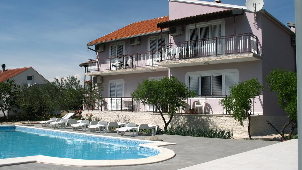 Krkahaus Hotel Lozovac Buitenkant foto