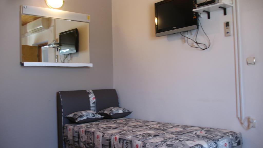 Krkahaus Hotel Lozovac Buitenkant foto
