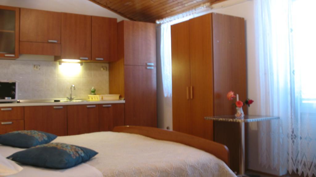 Krkahaus Hotel Lozovac Buitenkant foto