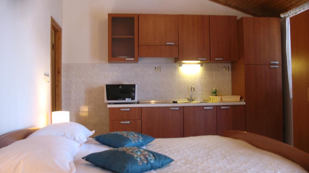 Krkahaus Hotel Lozovac Buitenkant foto