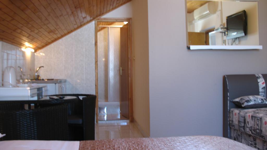 Krkahaus Hotel Lozovac Buitenkant foto