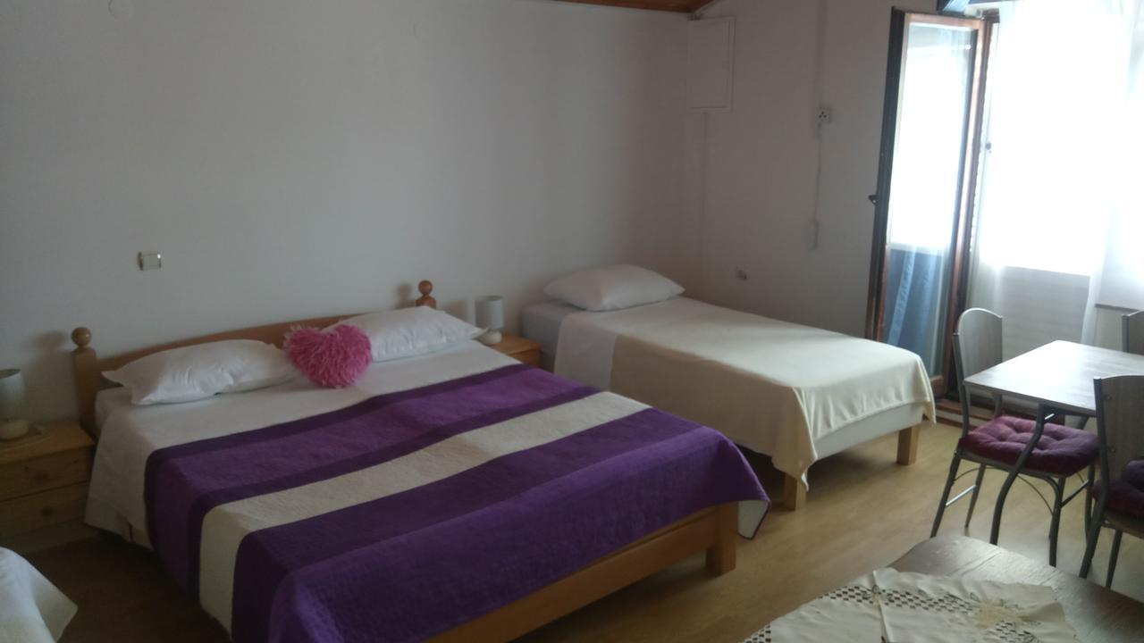 Krkahaus Hotel Lozovac Buitenkant foto