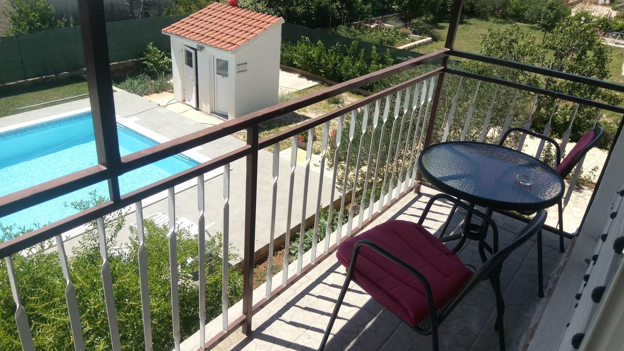 Krkahaus Hotel Lozovac Buitenkant foto
