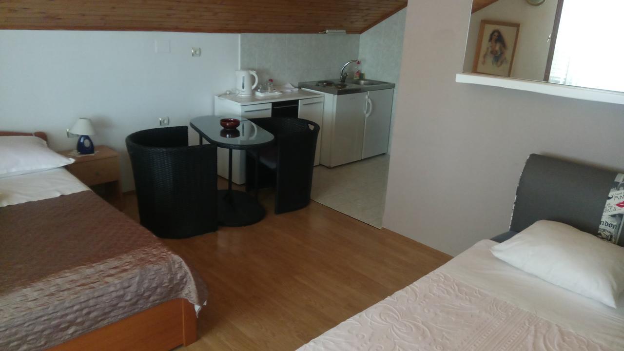 Krkahaus Hotel Lozovac Buitenkant foto